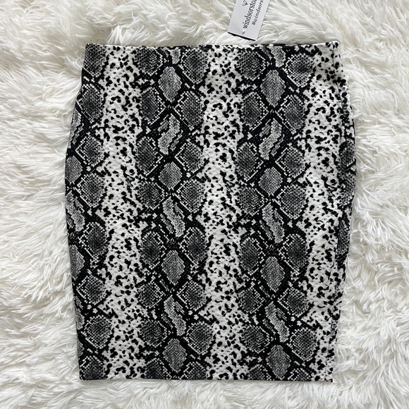 Windsor Fitted Snakeskin Mini Pencil Skirt Size XS - Picture 1 of 11